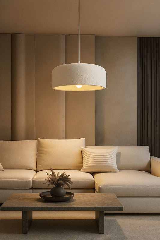 Suspension tambour stuc texturé salon wabi-sabi lumière dorée chaude E27 – Atelier Fancy Light